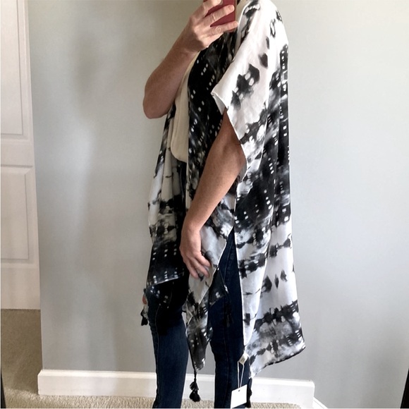 Black & White Tie Dye Print Boho Kimono - Picture 7 of 9